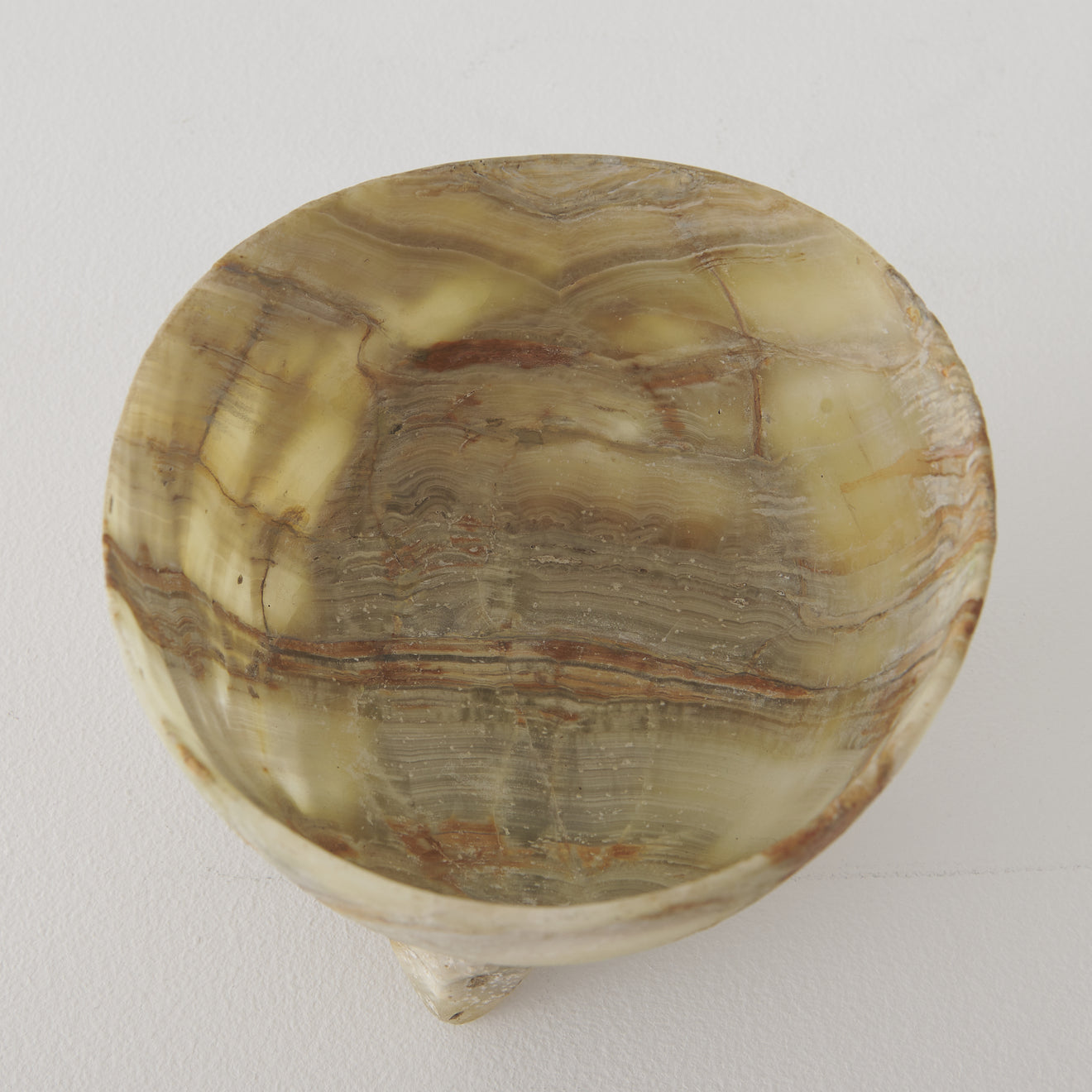 PRE-COLUMBIAN AGATE BOWL WITH ZOOMORPHIC LEGS